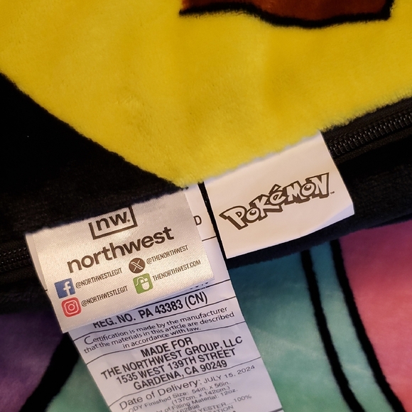 Pokemon Youth Zippered Slumber Bag - Picture 2 of 4